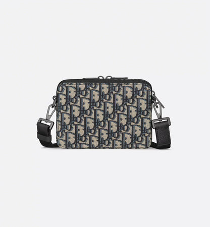 Pouch mit Reißverschluss und Riemen